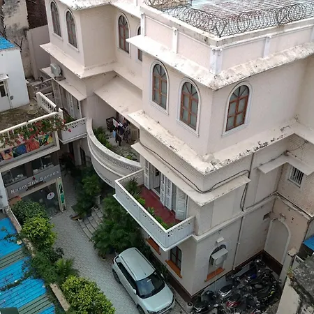 Shree Ganesha Palace Near Kashi Vishwanath Temple-2