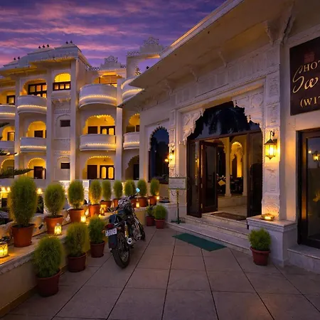 Swaroop Vilas - Lake Facing Boutique Hotel-2