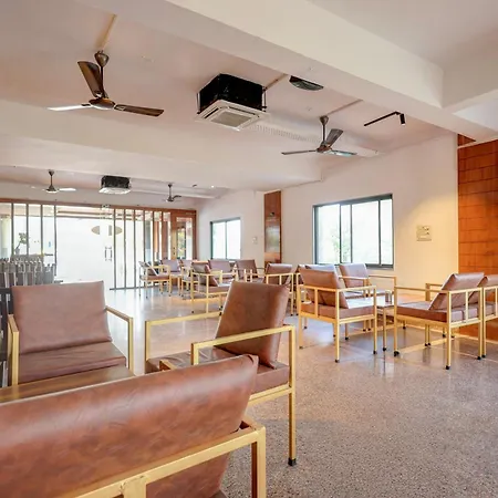 Super Townhouse Reti Bus Terminal Udaipur Formerly Greenland-3