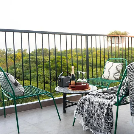 Minimalist Poshtel & Suites-2