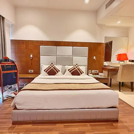 Sawera Grand Luxury Stay Near Golden Temple-3