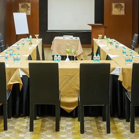 Udman Hotel Panchshila Park-3