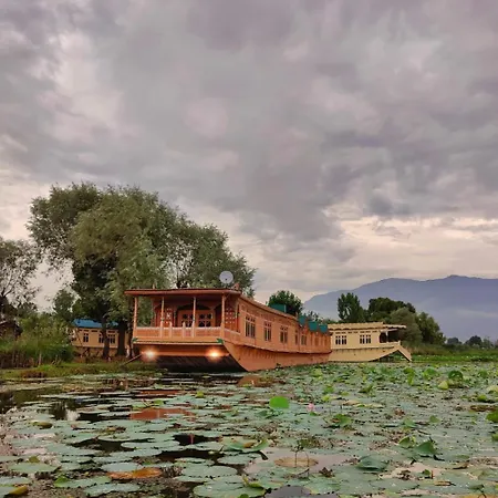 Kings Houseboats-2