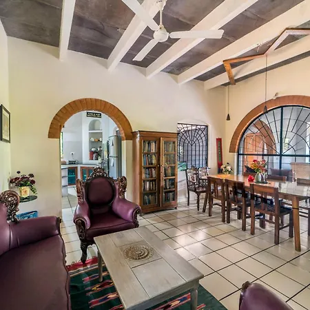 Gaia'S Garden Guest House-2