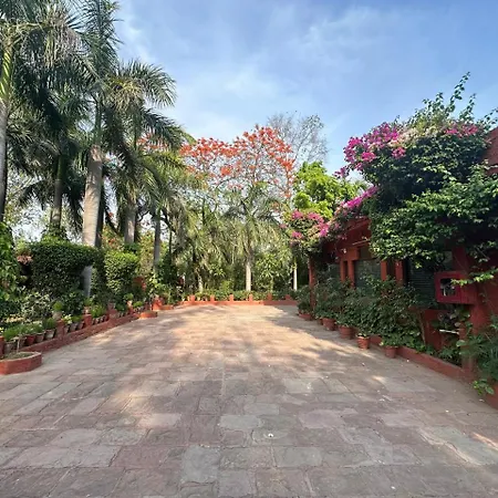 Hotel Sheela, 100M From Taj Mahal-3