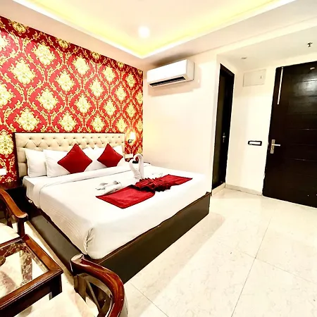 Hotel Lycoris Zirakpur Chandigarh !! Main Highway Hotel ! Lift ! Large Parking ! Premium Ac Rooms ! Traveler Choice-2