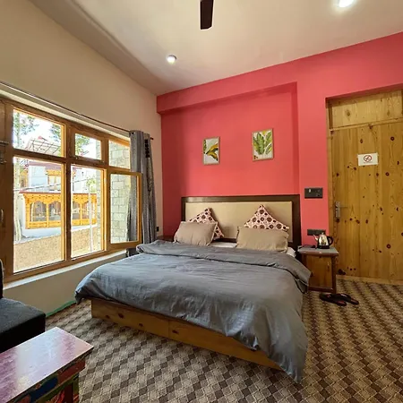 Hidden Leaf Homestay-3