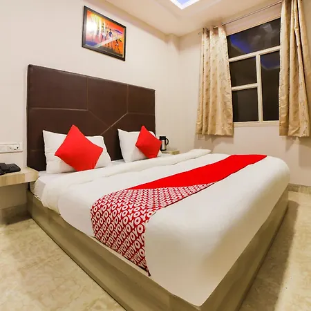 Hotel O The Sterling New Delhi Railway Station-3