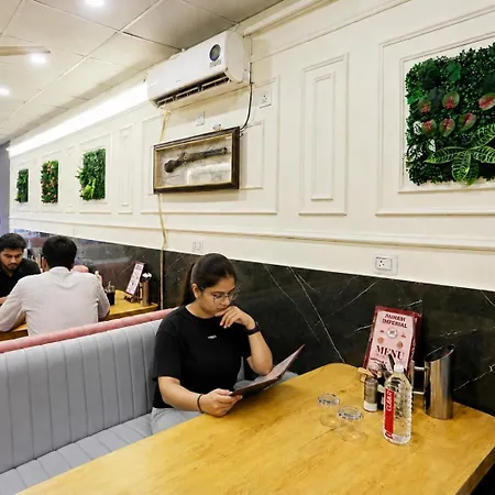Hotel Aman Imperial Just A Minute Away From New Delhi Railway Station And Connaught Place-3