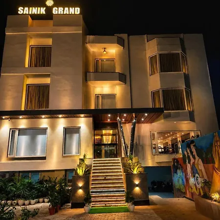 Hotel Sainik Grand-2