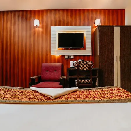 Hotel Sahu Near Kashi Vishwanath Temple Gate-3