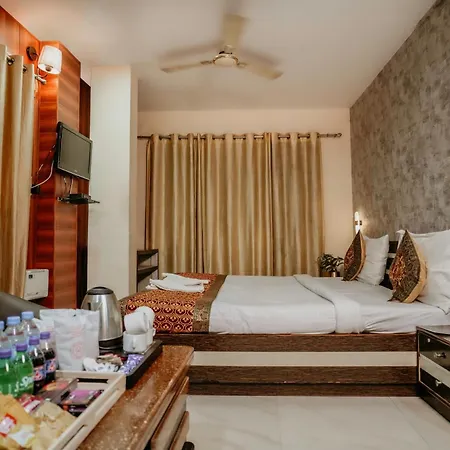 Hotel Sahu Near Kashi Vishwanath Temple Gate-2