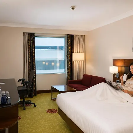 Hilton Garden Inn New Delhi/Saket-3