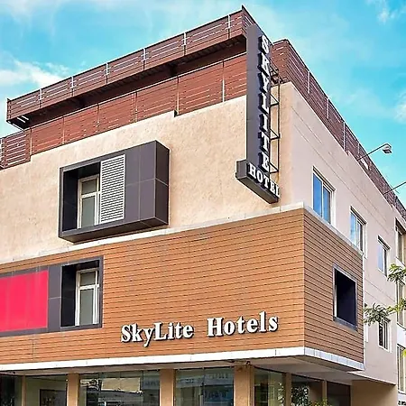 Hotel Sky Lite-2