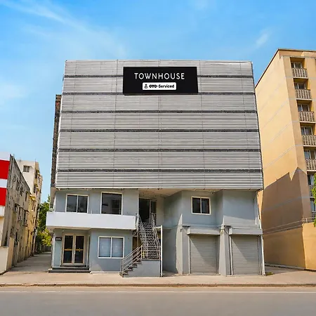 Super Townhouse Paldi Bus Terminal Ahmedabad Formally Neelkanth-2