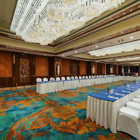 Radisson Blu Towers Kaushambi Delhi Ncr-3