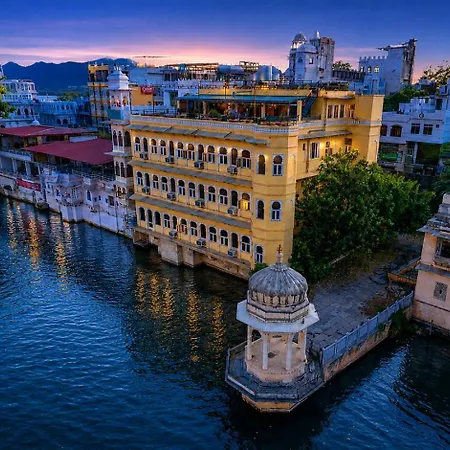 Sarovar - Lake Facing Boutique Hotel On Lake Pichola-3