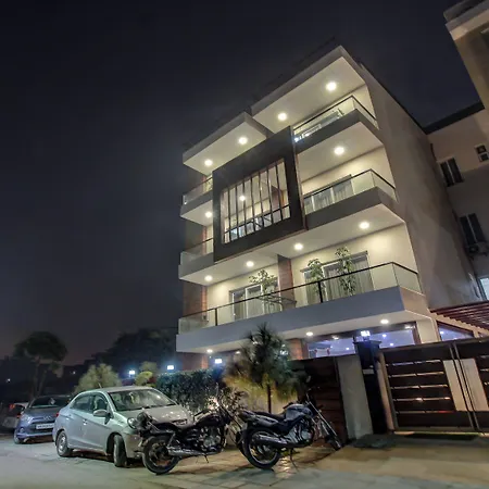 Treebo M2M Residency Sector 46-3