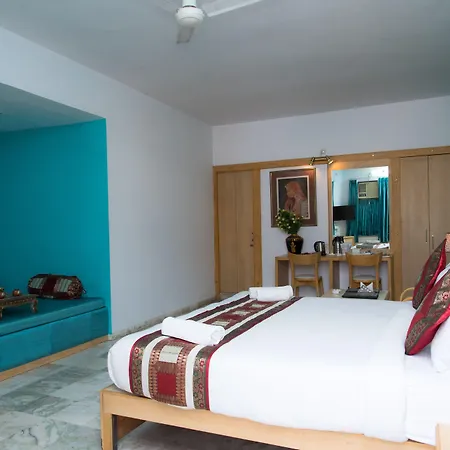 Hotel Gorbandh-3