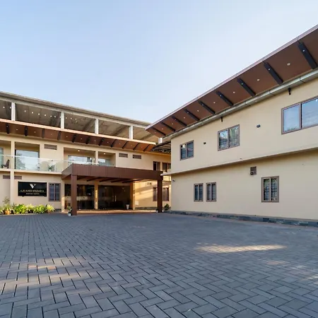 Treebo Grand Vistara Airport Suites, 500M From Cochin International Airport-2