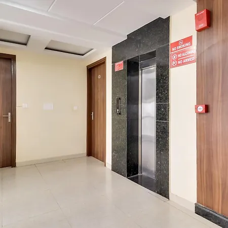 Super Capital O Seven Wonders Inn Near Sahara Ganj Mall-3