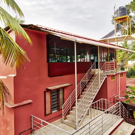 Rams Guest House Near Sree Chithra And Rcc-3