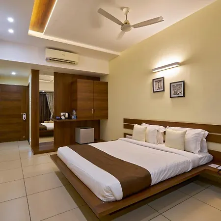 Hotel 3 Leaves, Kolhapur-2