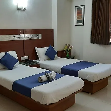 Hotel Happiness-2