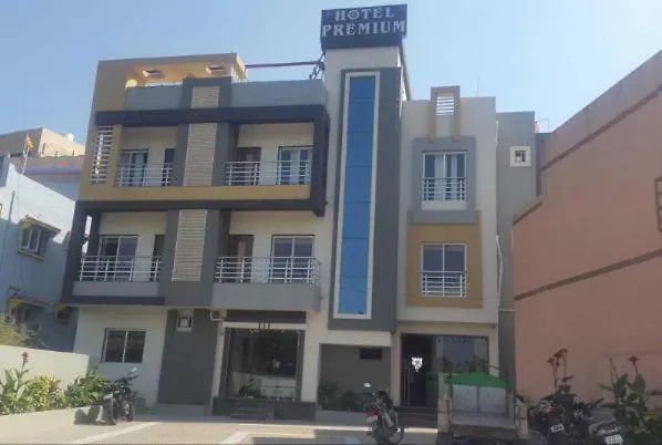Premium Hotel Near Nagoa Beach