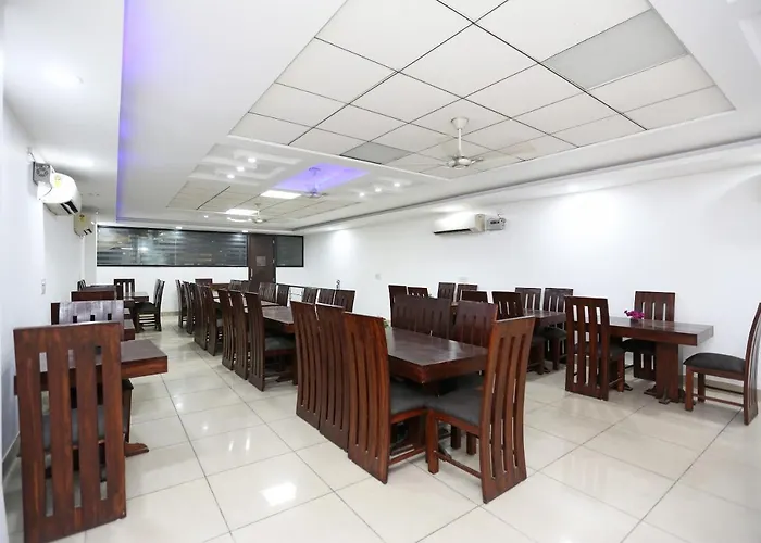 Oyo Mahak Residency