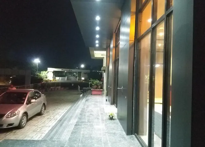 Hotel Indus Inn