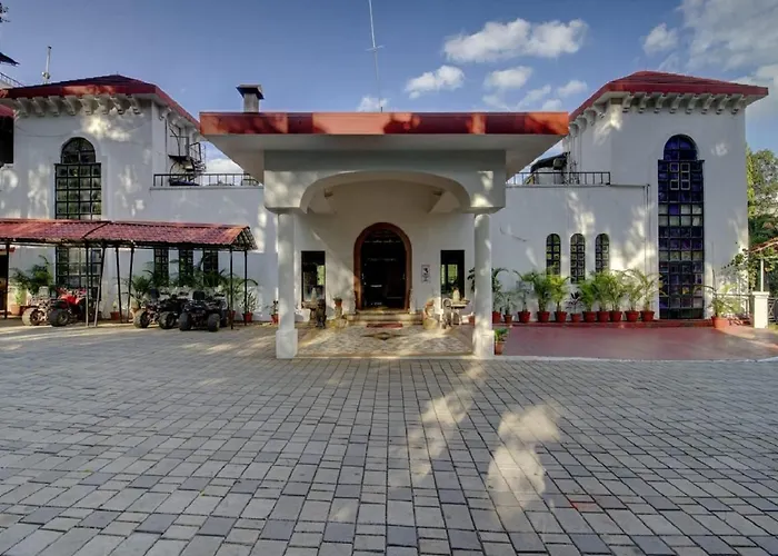 Khanvel Resort