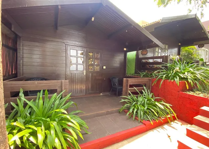 Red Thread Vagator Hotel