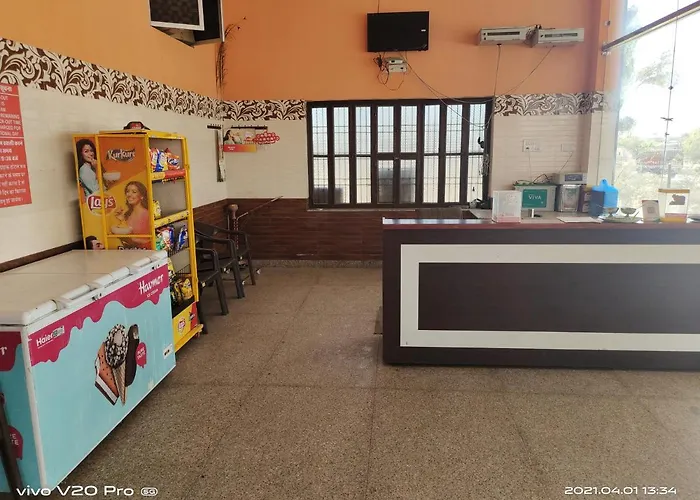 Hotel Purnima Palace