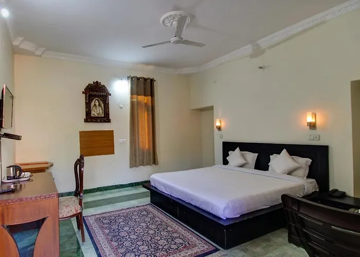 Hotel Pinjore Holiday Home