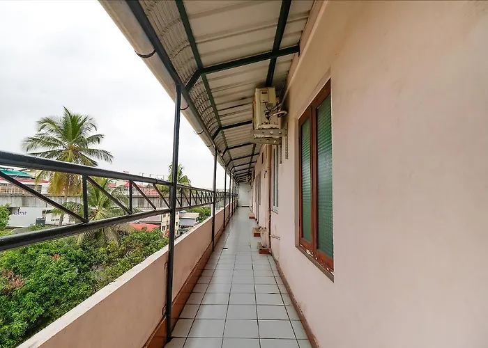 Fabhotel Star Kochi