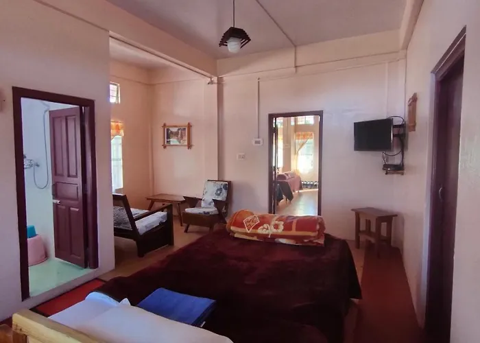 Holly Lodge Guest House