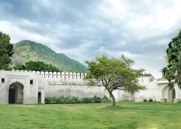 Rajmahal Palace By Kanota Hotels Near Bisalpur Dam