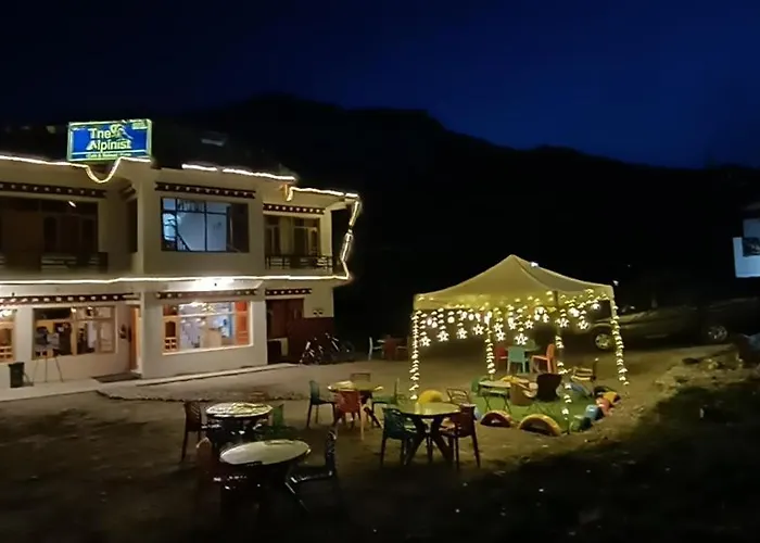The Alpinist Cafe And Retreat