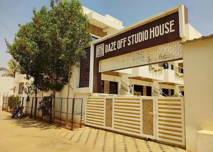 Daze Off Studio House
