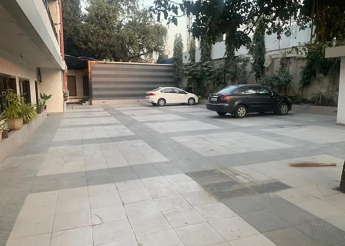 Hotel Merakee - Near Dahisar Mira Road Mumbai