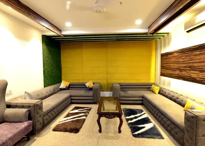 Hotel The Yellow