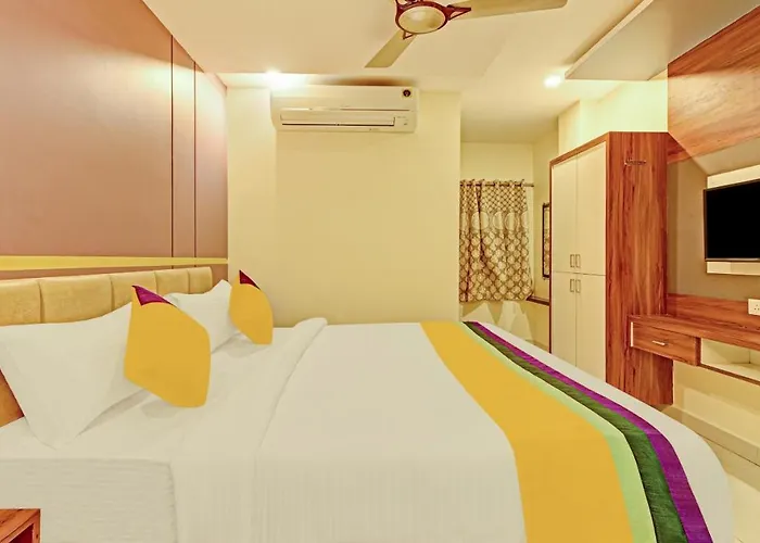 Itsy Hotels Sri Sai Grand Inn Near Mg Road & Pvp Mall