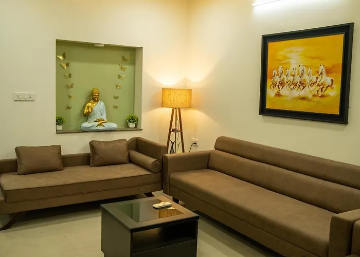 Near Aiims Cook-Your-Own Kitchen Family Villa