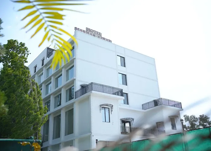Hotel Makhan Vihar