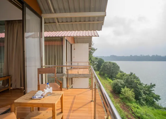 Shvas Island Resort