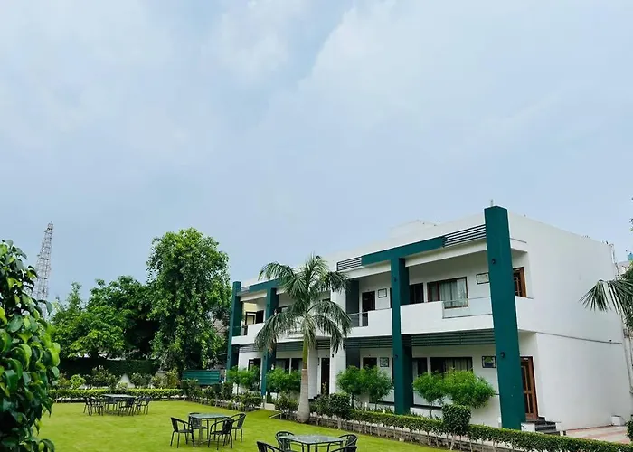 Hotel Whistling Greens