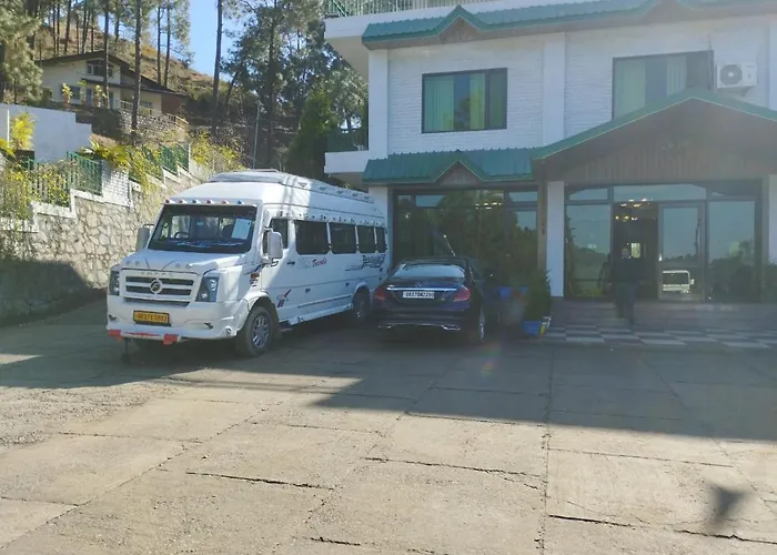 Pineland Resorts & Chalets Kasauli
