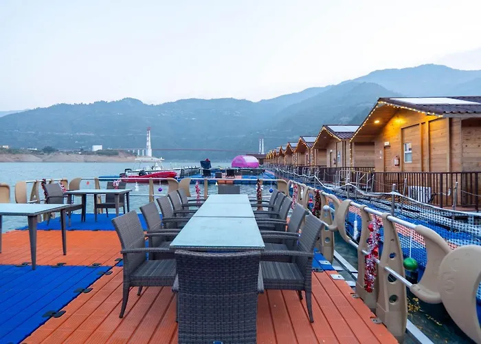 Le Roi Floating Huts & Eco Rooms Tehri