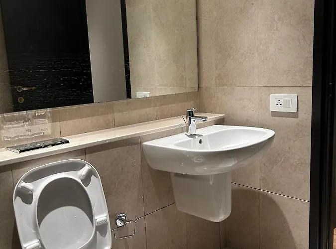 Luxurious And Spacious Private Room In Kharadi, Near Eon It Park